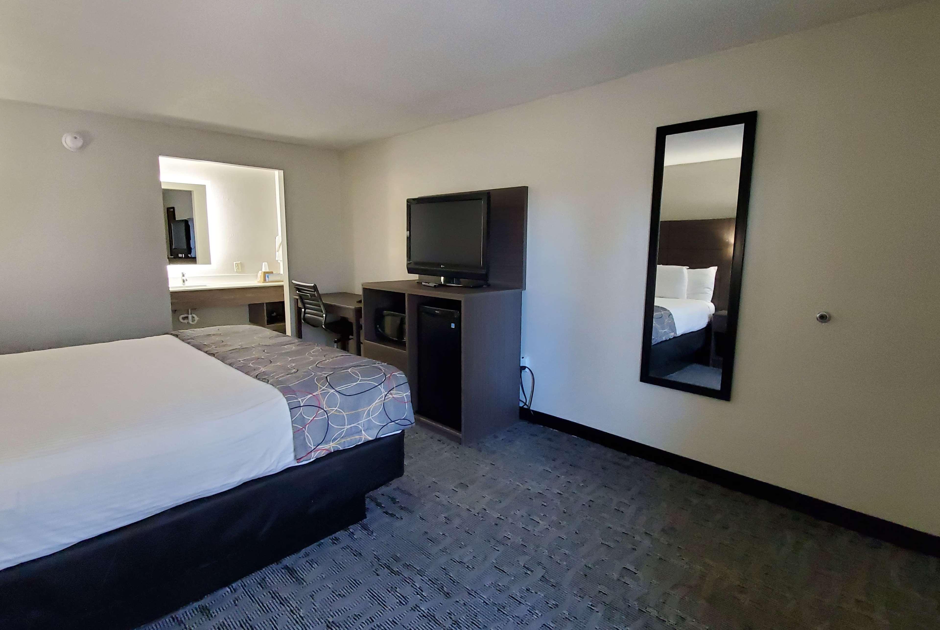 Days Inn & Suites By Wyndham Charleston Airport West Север Чарлстон Экстерьер фото