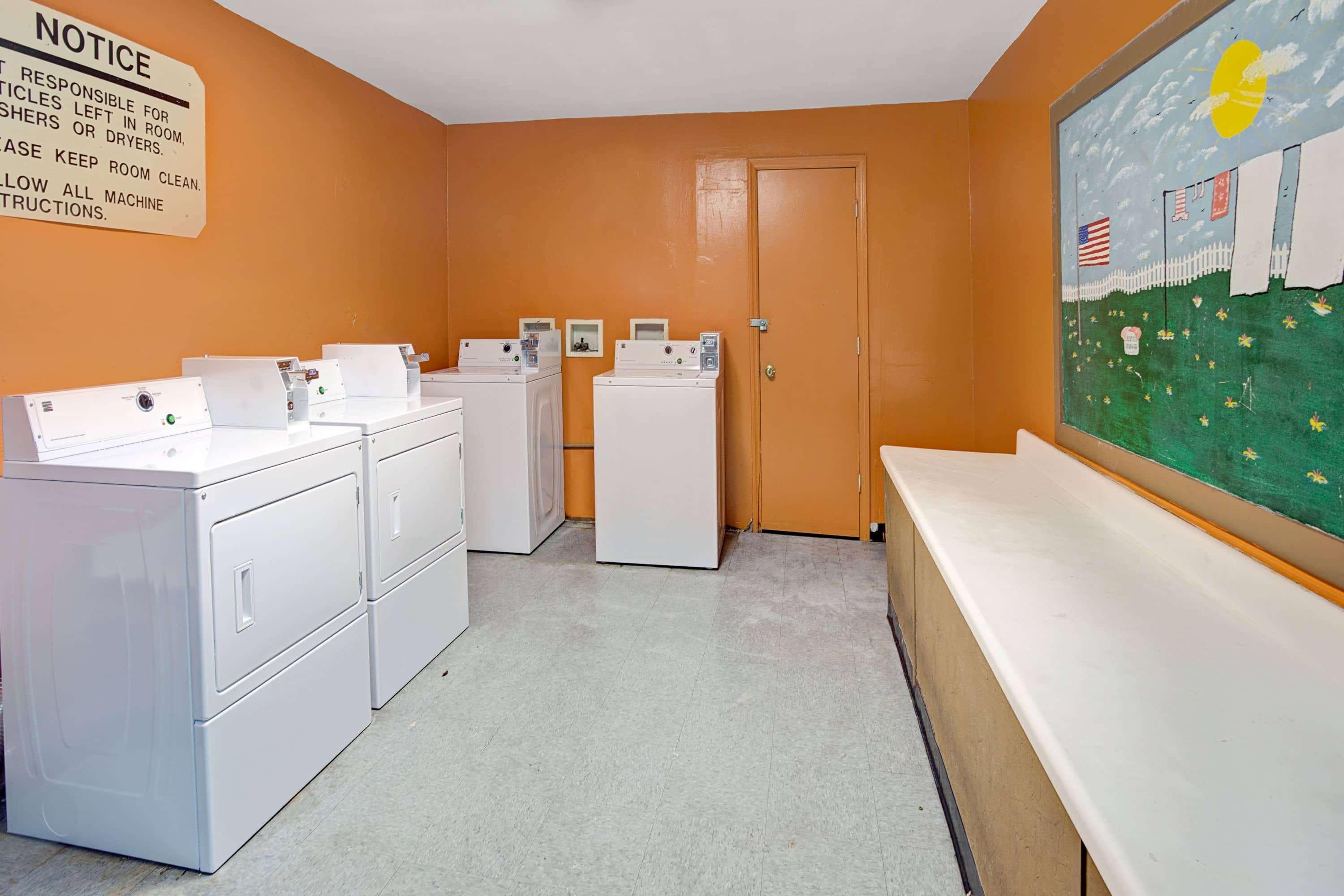 Days Inn & Suites By Wyndham Charleston Airport West Север Чарлстон Экстерьер фото