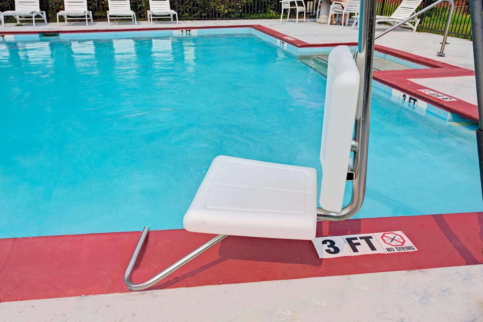 Days Inn & Suites By Wyndham Charleston Airport West Север Чарлстон Экстерьер фото