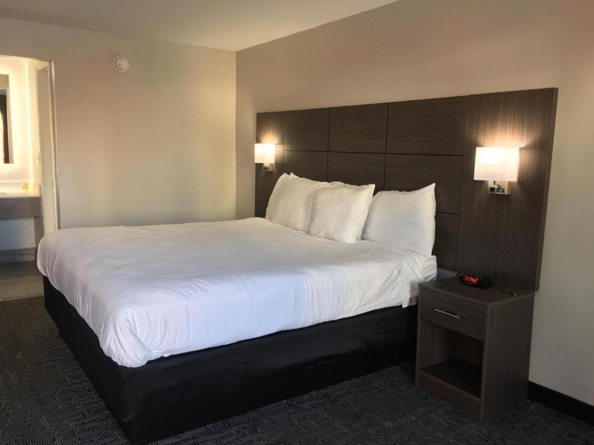 Days Inn & Suites By Wyndham Charleston Airport West Север Чарлстон Экстерьер фото